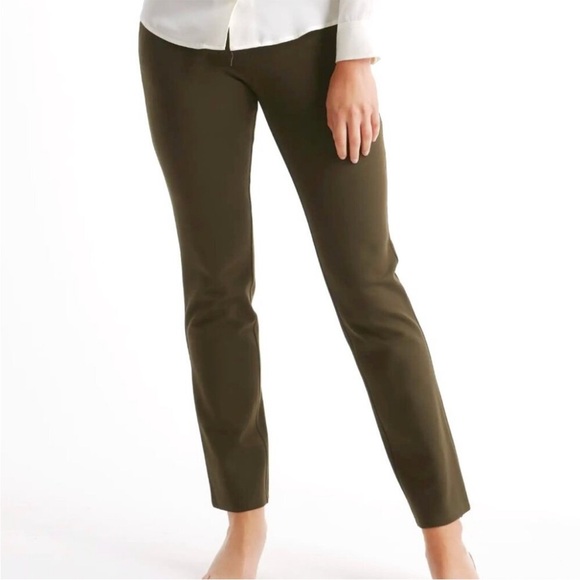 Quince Ultra-Stretch Ponte Straight Leg Pull-on Pant in Olive Size L - Picture 1 of 4
